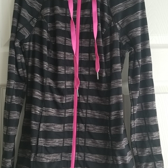 Lukka Women's Zip Up Hoodie - Picture 5 of 9